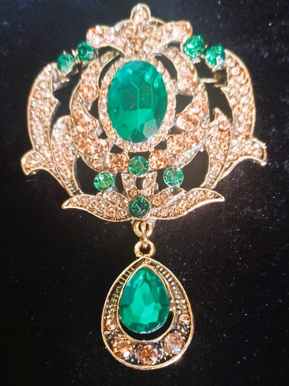 Beautiful Gold Brooch with Green & Clear Rhinestones